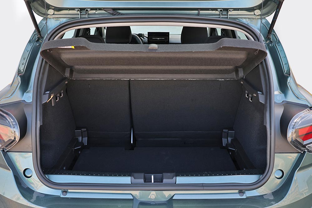 https://cdn.autogreeknews.gr/wp-content/uploads/2026/05/Dacia-Sandero-Stepway-ECO-G-120-interior-24.jpg