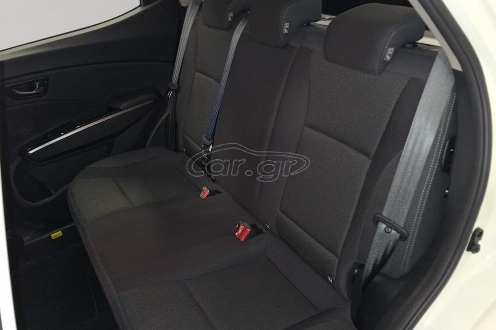 https://cdn.autogreeknews.gr/wp-content/uploads/2026/05/KGM-Tivoli-2025-6.jpg