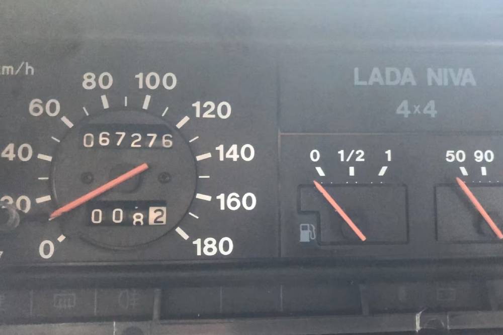 https://cdn.autogreeknews.gr/wp-content/uploads/2026/05/Lada_Niva_19_TD_GLX_2001_for_sale-5.jpg