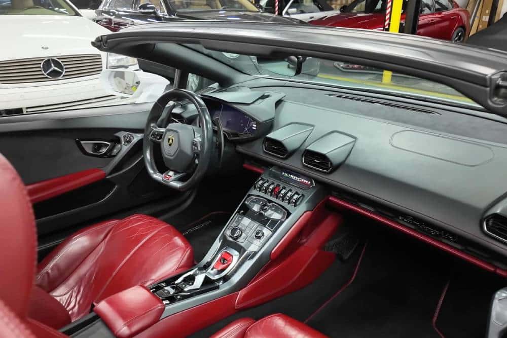 https://cdn.autogreeknews.gr/wp-content/uploads/2026/05/Lamborghini_Huracan_Spider_85000-km-4.jpg