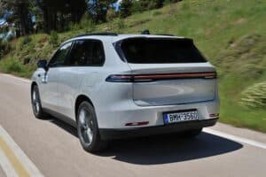 Leapmotor-C10-Hybrid-EV-(35)