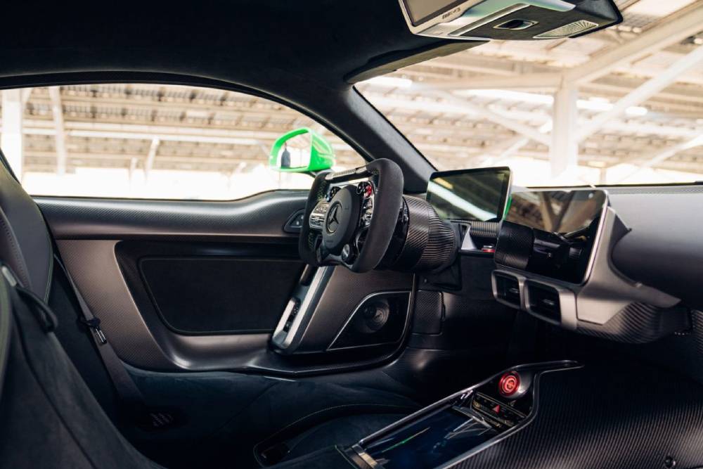 https://cdn.autogreeknews.gr/wp-content/uploads/2026/05/Mercedes-AMG_One_2024_Pure_Green_15.jpg
