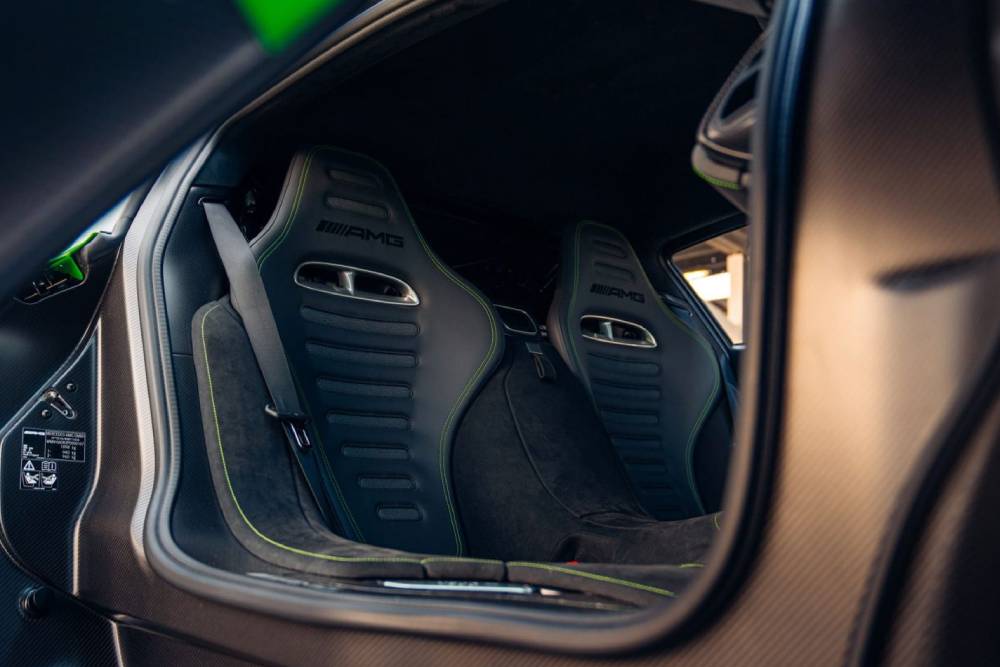 https://cdn.autogreeknews.gr/wp-content/uploads/2026/05/Mercedes-AMG_One_2024_Pure_Green_16.jpg