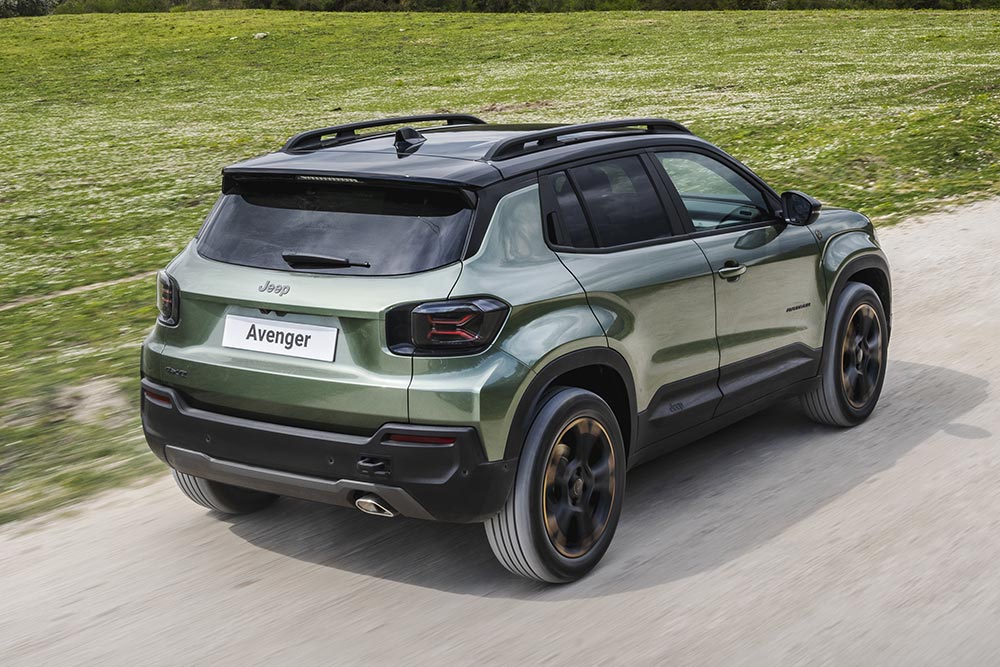 https://cdn.autogreeknews.gr/wp-content/uploads/2026/05/New-Jeep-Avenger-4xe-85th-anniversary-5.jpg