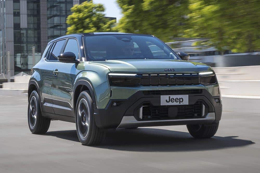 https://cdn.autogreeknews.gr/wp-content/uploads/2026/05/New-Jeep-Avenger-e-hybrid-1.jpg