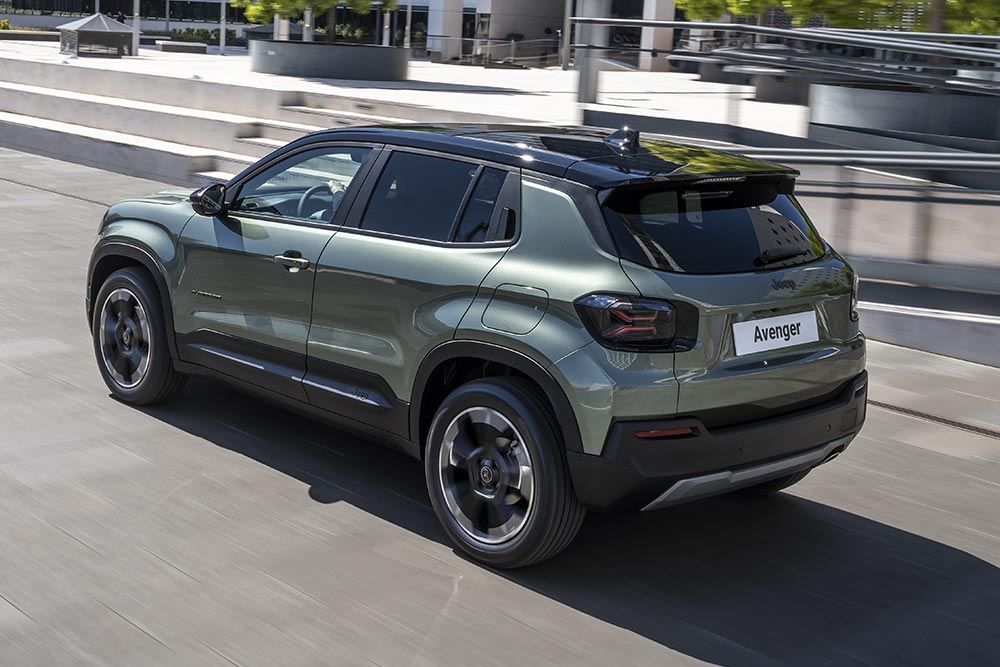 https://cdn.autogreeknews.gr/wp-content/uploads/2026/05/New-Jeep-Avenger-e-hybrid-5.jpg