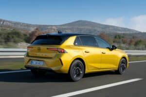 OpelAstraPlug-in-Hybrid (2) (1)