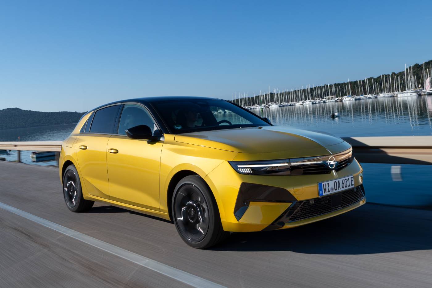 https://cdn.autogreeknews.gr/wp-content/uploads/2026/05/OpelAstraPlug-in-Hybrid-5.jpg