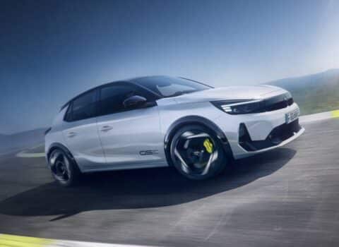 Πανελλαδική πρεμιέρα για το καταιγιστικό Opel Corsa GSE