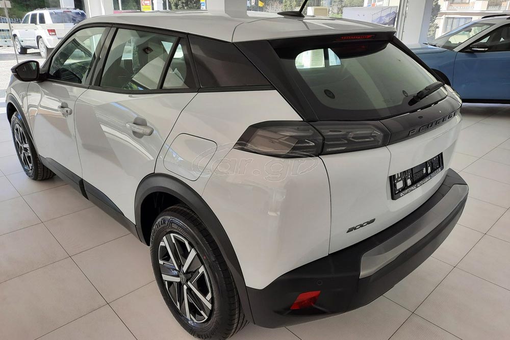 https://cdn.autogreeknews.gr/wp-content/uploads/2026/05/Peugeot-2008-2025-12-100hp-STYLE-4.jpg