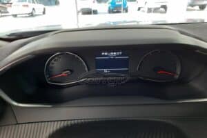 Peugeot-2008-2025-1,2-100hp-STYLE-6