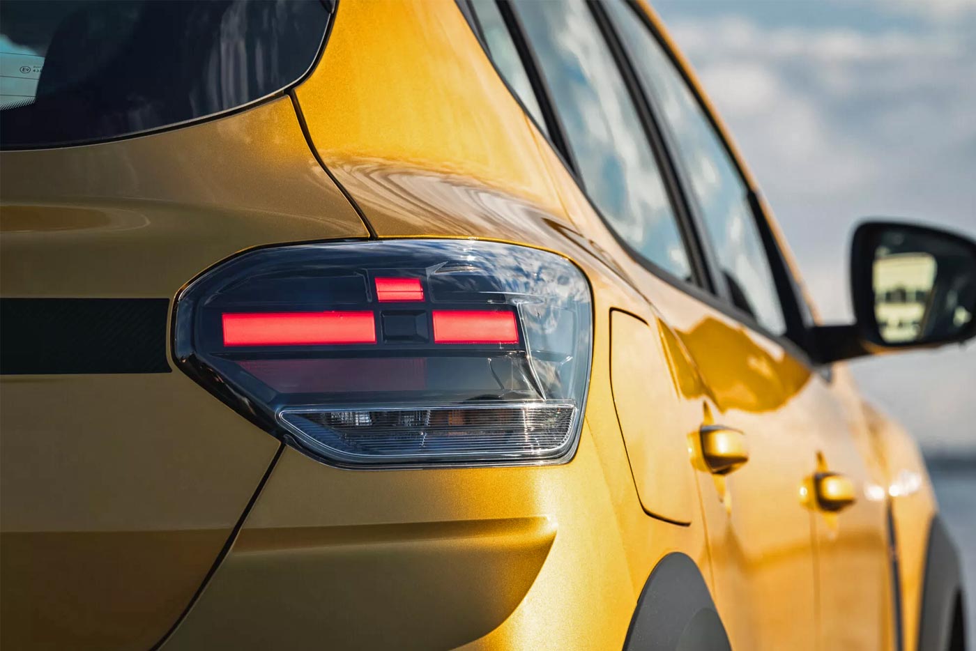 https://cdn.autogreeknews.gr/wp-content/uploads/2026/05/Renault-Dacia-Sandero-Stepway-2026.jpg