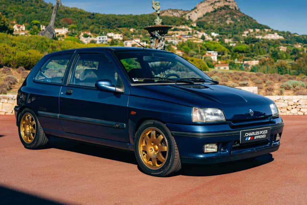 https://cdn.autogreeknews.gr/wp-content/uploads/2026/05/Renault_Clio_Williams_Phase_2_1995_for_sale-1.jpg
