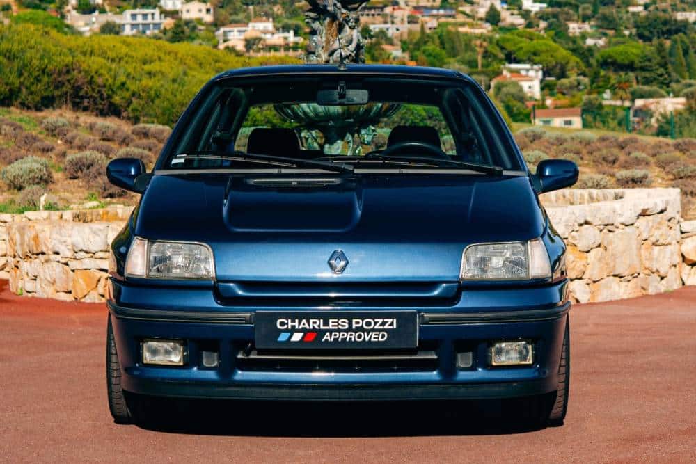 https://cdn.autogreeknews.gr/wp-content/uploads/2026/05/Renault_Clio_Williams_Phase_2_1995_for_sale-10.jpg