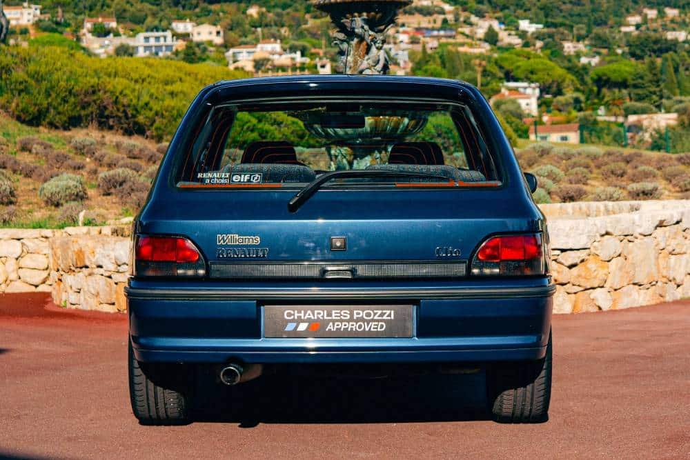 https://cdn.autogreeknews.gr/wp-content/uploads/2026/05/Renault_Clio_Williams_Phase_2_1995_for_sale-9.jpg