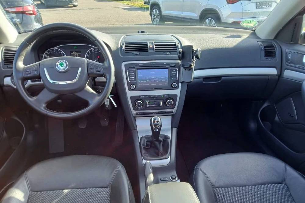 https://cdn.autogreeknews.gr/wp-content/uploads/2026/05/Skoda_Octavia_Combi_16_TDI_2013_for_sale-5.jpg