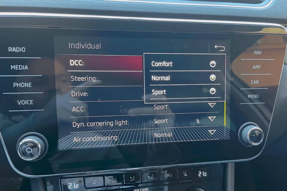 https://cdn.autogreeknews.gr/wp-content/uploads/2026/05/Skoda_Superb_Combi_20_TSI_4x4_2017_570_hp-4.jpg