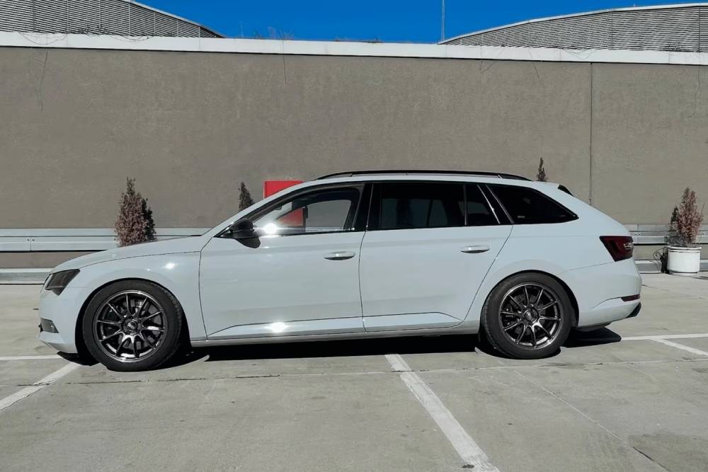 https://cdn.autogreeknews.gr/wp-content/uploads/2026/05/Skoda_Superb_Combi_20_TSI_4x4_2017_570_hp-9.jpg