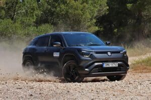 Suzuki e Vitara 4WD (23)
