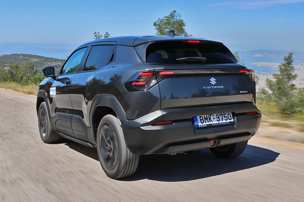 https://cdn.autogreeknews.gr/wp-content/uploads/2026/05/Suzuki-e-Vitara-4WD-27.jpg