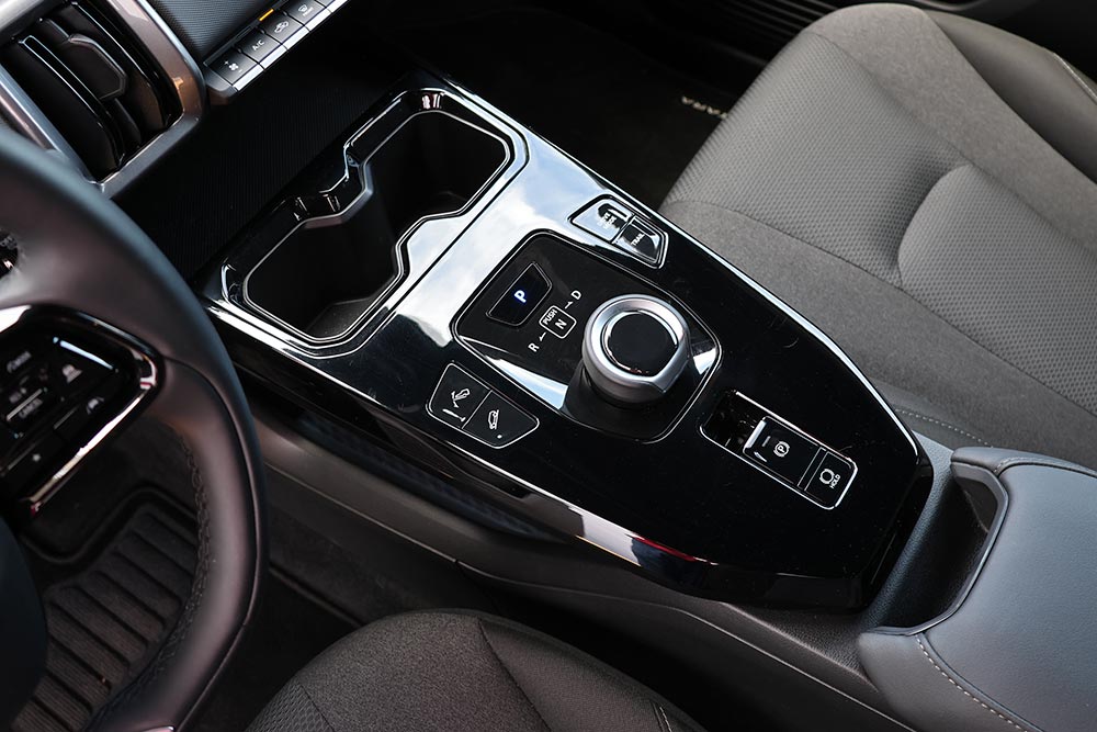 https://cdn.autogreeknews.gr/wp-content/uploads/2026/05/Suzuki-e-Vitara-interior-20.jpg