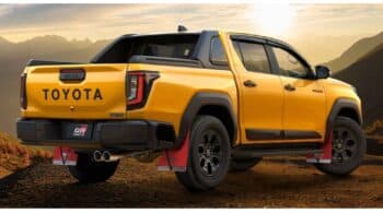 Νέο και ακόμα πιο μάχιμο Toyota Hilux με GR Parts