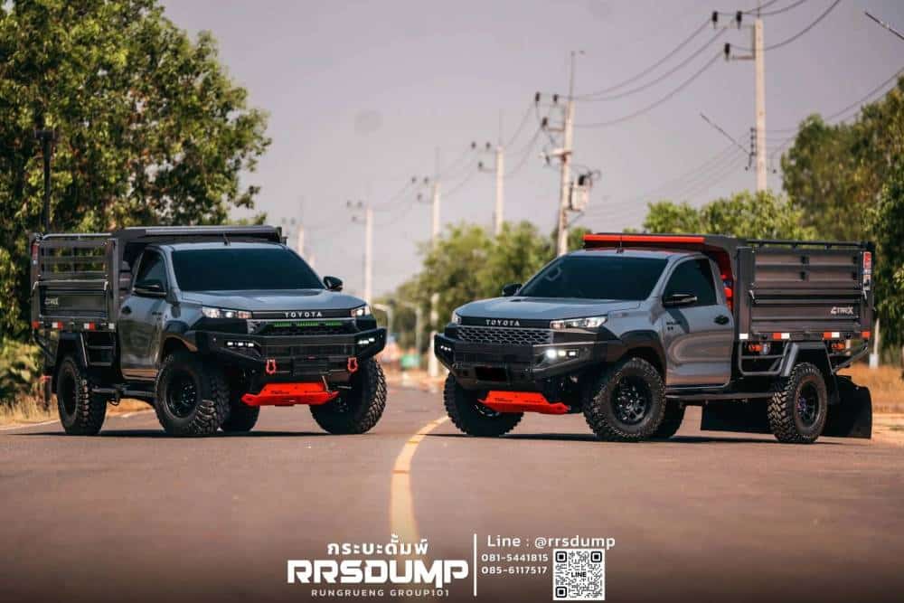 https://cdn.autogreeknews.gr/wp-content/uploads/2026/05/Toyota-Hilux-Travo-RRS-dump-truck-series-14-2048x1-1.jpg