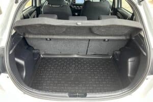 Toyota-Yaris-2019-11