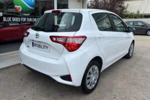 Toyota-Yaris-2019-5
