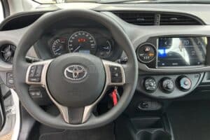 Toyota-Yaris-2019-6