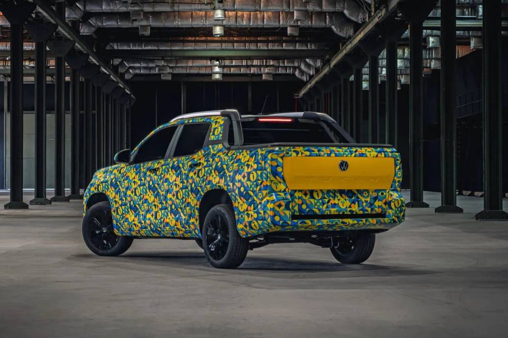 https://cdn.autogreeknews.gr/wp-content/uploads/2026/05/VW-Tukan-Teaser-3-2048x1366-1.jpg