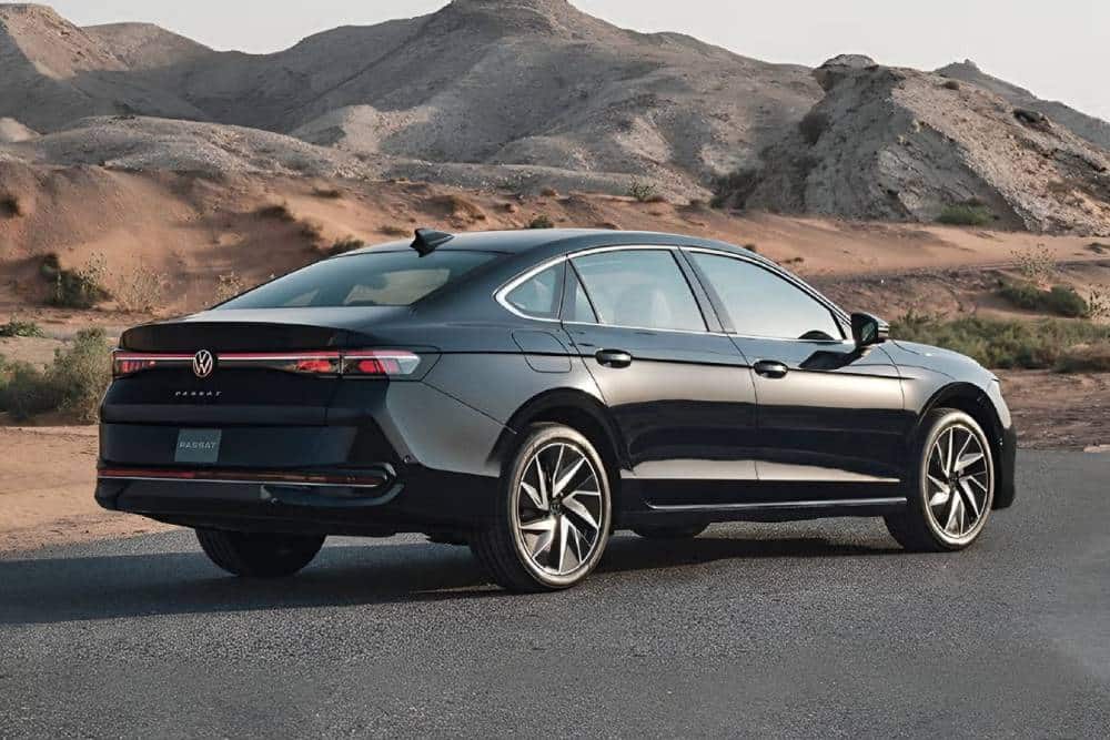 https://cdn.autogreeknews.gr/wp-content/uploads/2026/05/VW_Passat_2026_sedan_Saudi_Arabia-5.jpg