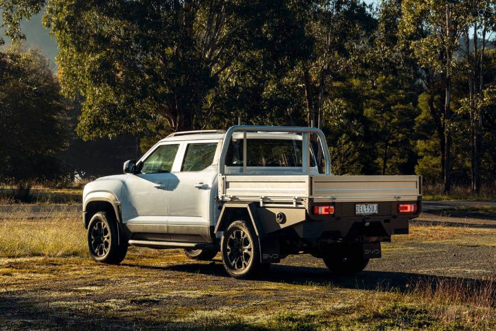 https://cdn.autogreeknews.gr/wp-content/uploads/2026/05/byd-shark-6-dynamic-cab-3.jpg