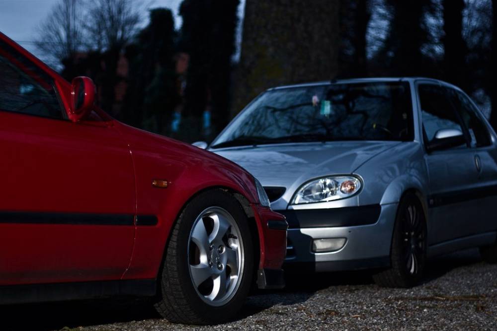 https://cdn.autogreeknews.gr/wp-content/uploads/2026/05/civic-vtec-vs-saxo-vts.jpg