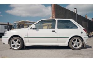 ford-fiesta-rs-turbo-sat-parked-25-years (3)