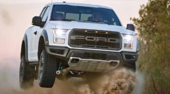 Σχολή οδήγησης με τα πιο κτηνώδη Ford Raptor (+video)