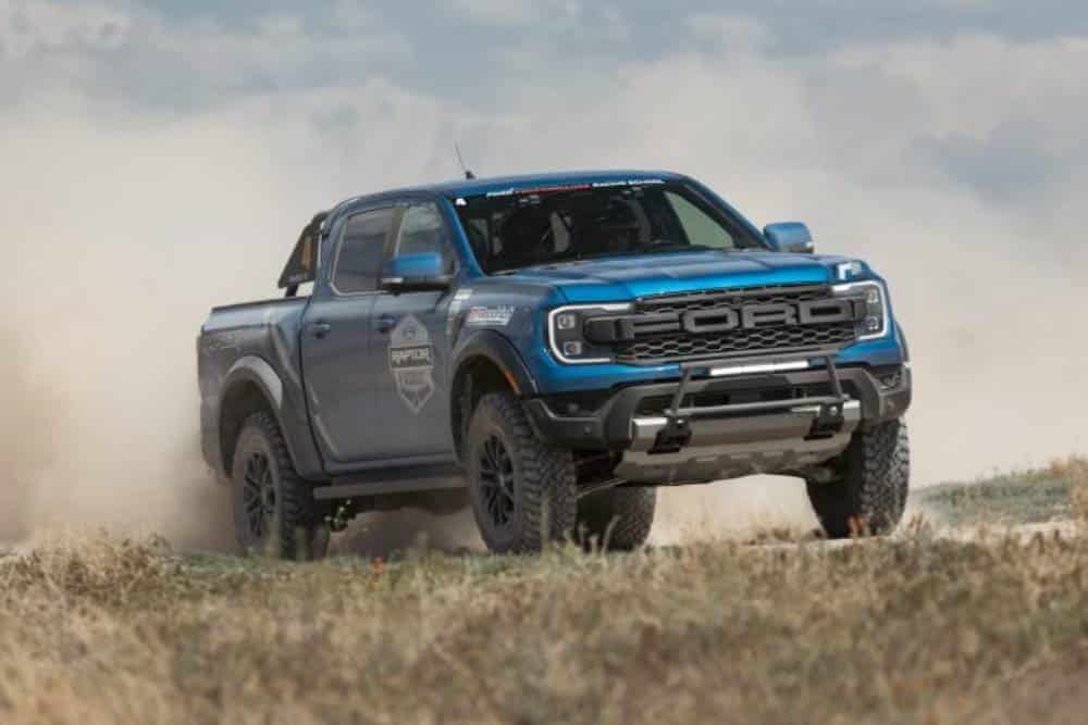 https://cdn.autogreeknews.gr/wp-content/uploads/2026/05/ford-raptor-driving-school-6.jpg