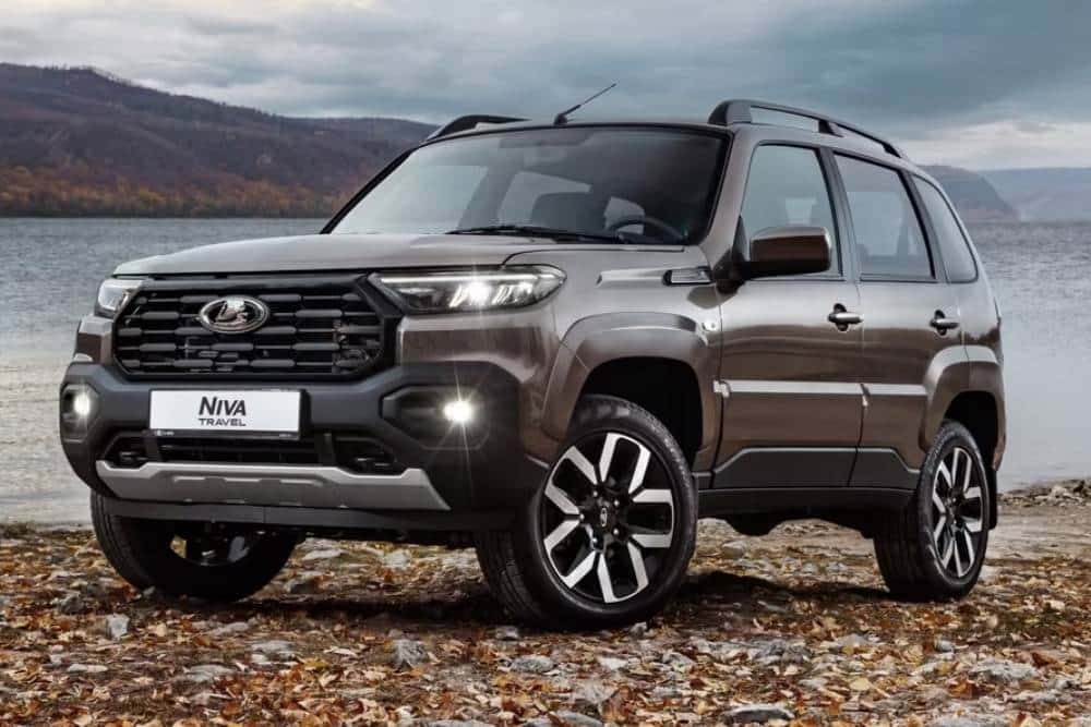 https://cdn.autogreeknews.gr/wp-content/uploads/2026/05/lada-niva-travel-leather-02.jpg