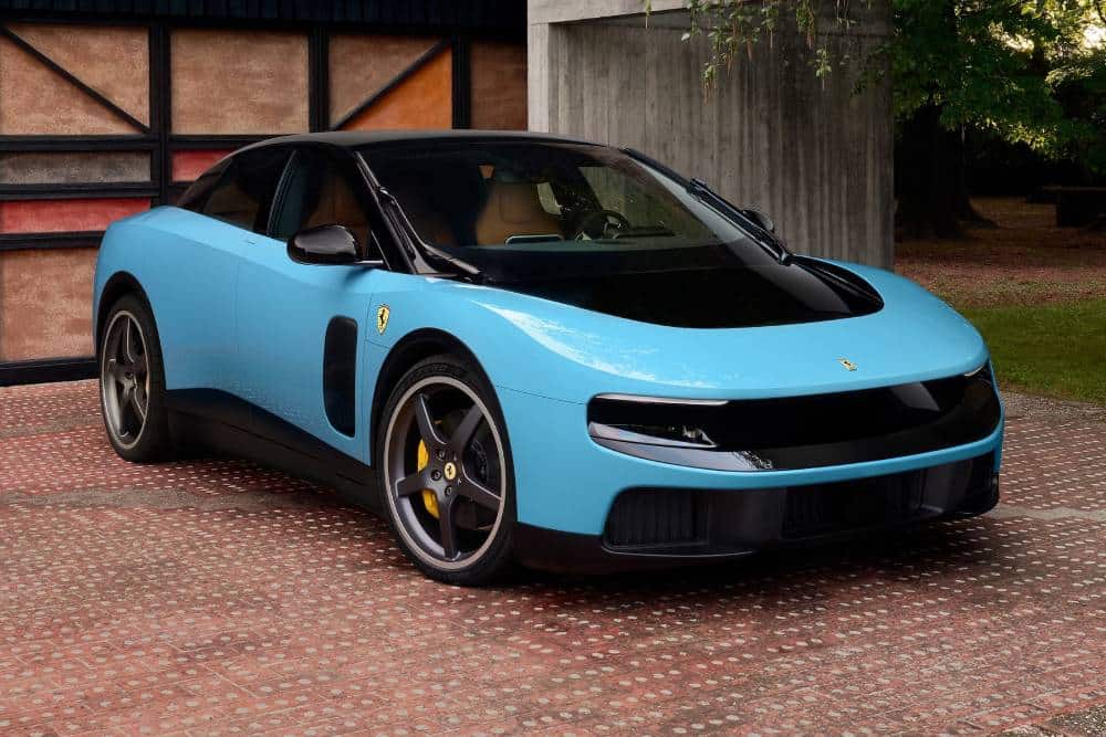 https://cdn.autogreeknews.gr/wp-content/uploads/2026/05/lamborghini-ferrari-ev-2.jpg