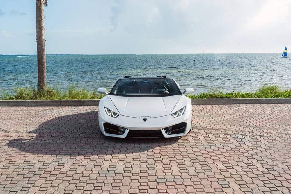 https://cdn.autogreeknews.gr/wp-content/uploads/2026/05/lamborghini-huracan-85000-km.jpg