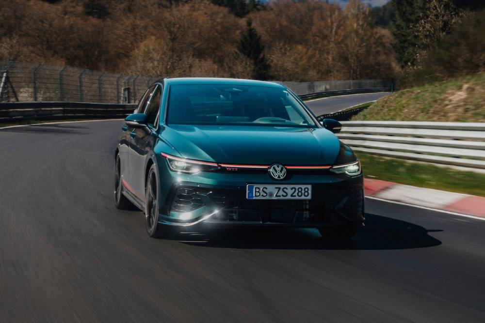 https://cdn.autogreeknews.gr/wp-content/uploads/2026/05/vw-golf-gti-edition-50-nurburgring-record-1.jpg