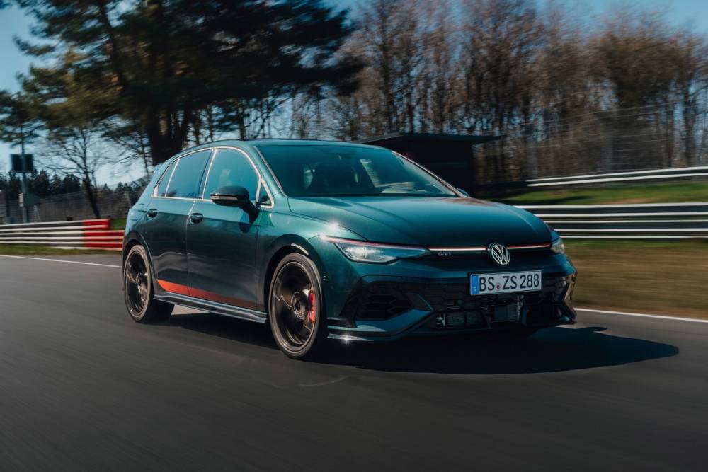 https://cdn.autogreeknews.gr/wp-content/uploads/2026/05/vw-golf-gti-edition-50-nurburgring-record-4.jpg
