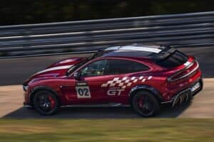 Νέο ρεκόρ της Xiaomi στο Nurburgring (+video)