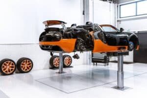 01-02-bugatti-service-workshop_crop