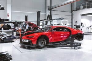 Χρέωνε 1.185 ευρώ την εργατοώρα και μήνυσε τη Bugatti