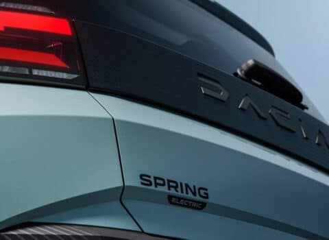 Καθ' οδόν και «πριζωμένο» το νέο Dacia Spring
