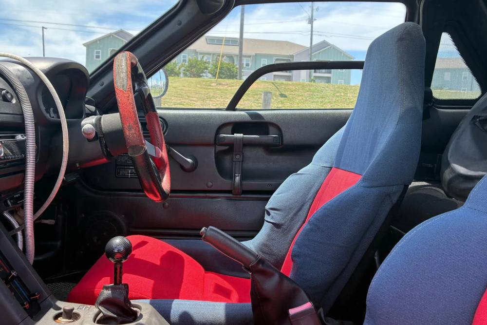 https://cdn.autogreeknews.gr/wp-content/uploads/2026/06/1992-Autozam-AZ1-Cars-Bids-00027-2048x1536-1.jpg