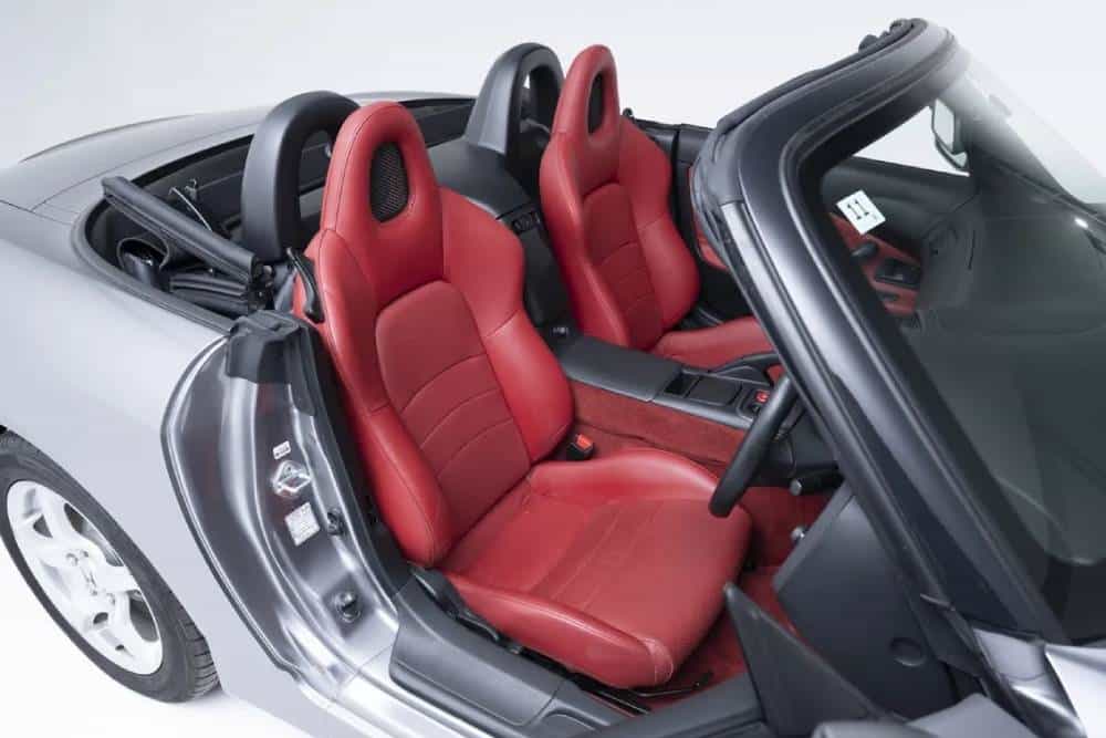 https://cdn.autogreeknews.gr/wp-content/uploads/2026/06/2000-Honda-S2000-Auction-Japan-21.jpg