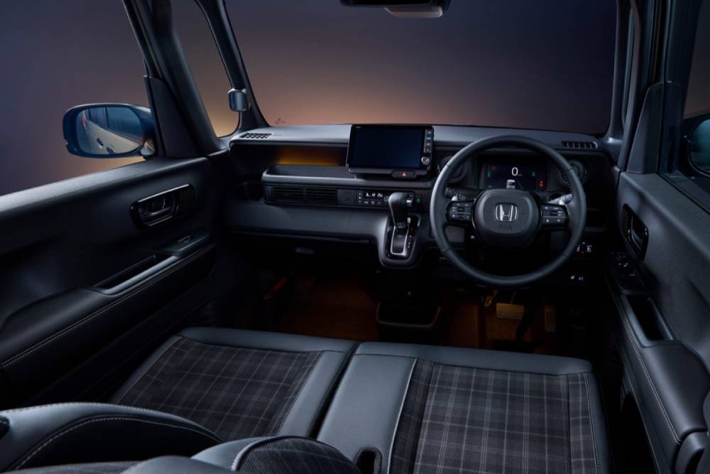 https://cdn.autogreeknews.gr/wp-content/uploads/2026/06/2026-honda-n-box-04.jpg