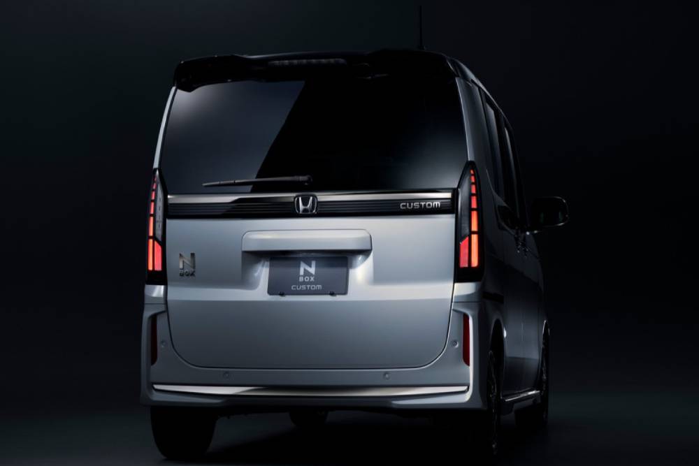https://cdn.autogreeknews.gr/wp-content/uploads/2026/06/2026-honda-n-box-07.jpg